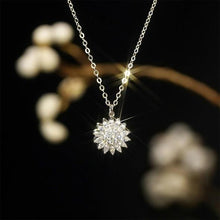 Laden Sie das Bild in den Galerie-Viewer. 925 Sterling Silver Womens Rotatable Sunflower Necklace