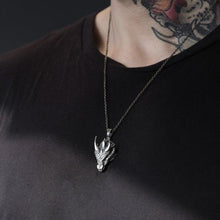 Laden Sie das Bild in den Galerie-Viewer. 3D DRAGON HEAD PENDANT