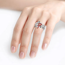 Laden Sie das Bild in den Galerie-Viewer. Halloween "Skull Couple" Heart Cut Ring Set