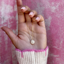 Laden Sie das Bild in den Galerie-Viewer. 925 Sterling Silver Womens Rotatable Sunflower Necklace