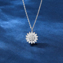 Laden Sie das Bild in den Galerie-Viewer. 925 Sterling Silver Womens Rotatable Sunflower Necklace