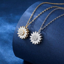 Laden Sie das Bild in den Galerie-Viewer. 925 Sterling Silver Womens Rotatable Sunflower Necklace